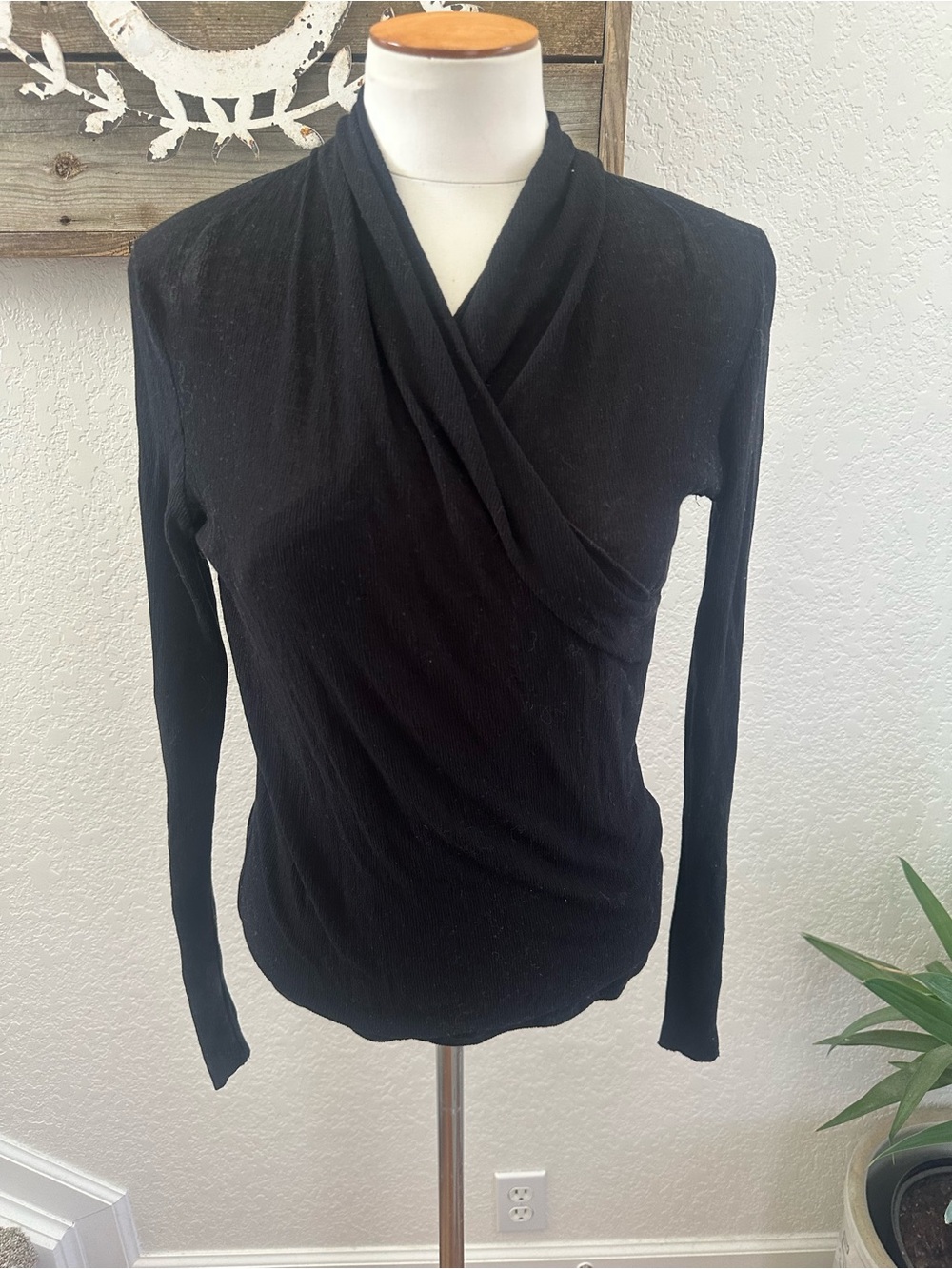Vince Women's Black Wrap Front Long-Sleeve Top 100% cotton size Large